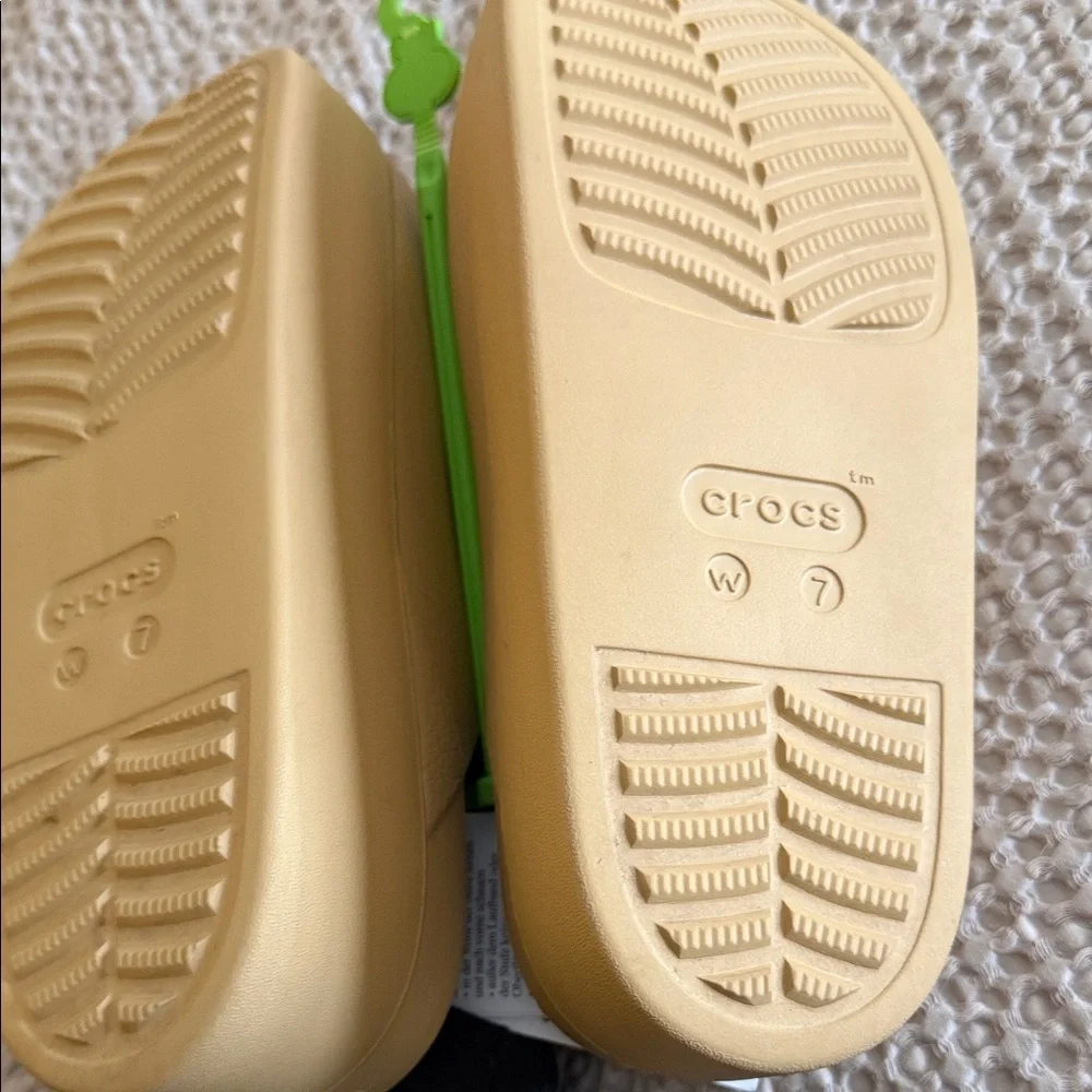 CROCS Dylan Platform Clog in Tan/Beige - Picture 6 of 6